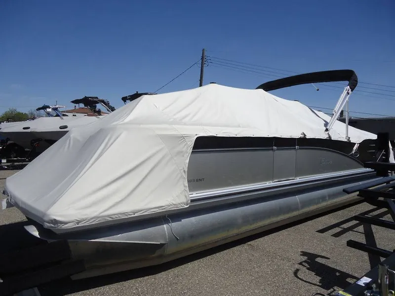 Slide: The Image of Tahoe Pontoons Cascade Entertainer 2013 - 9