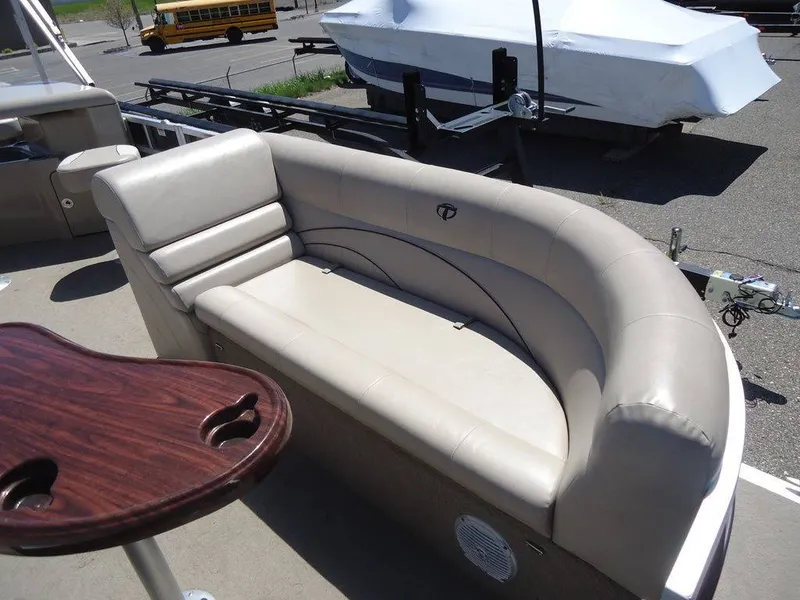 Slide: The Image of Tahoe Pontoons Cascade Entertainer 2013 - 5