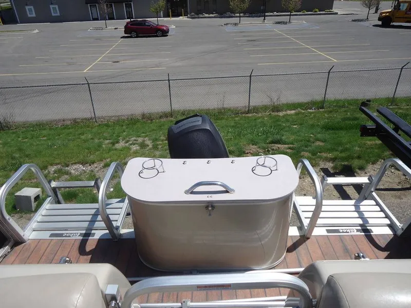 Slide: The Image of Tahoe Pontoons Cascade Entertainer 2013 - 10