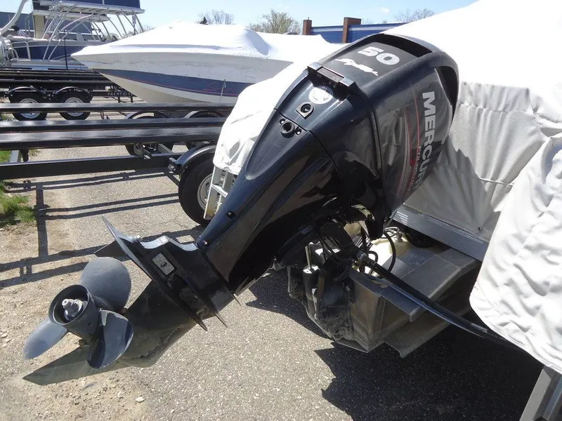Slide: The Image of Tahoe Pontoons Cascade Entertainer 2013 - 13