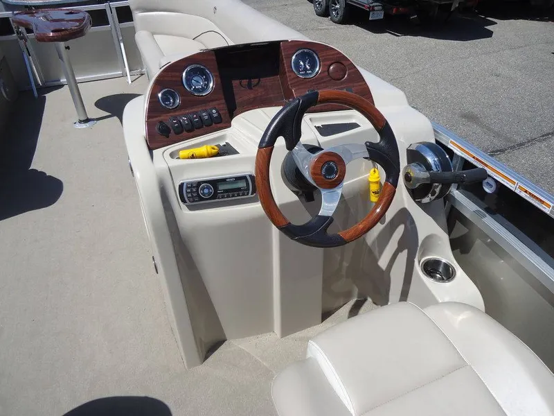 Slide: The Image of Tahoe Pontoons Cascade Entertainer 2013 - 12