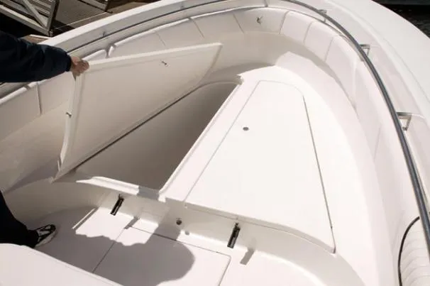 Slide: The Image of Seaswirl 2601 Center Console O/B 2008 - 8