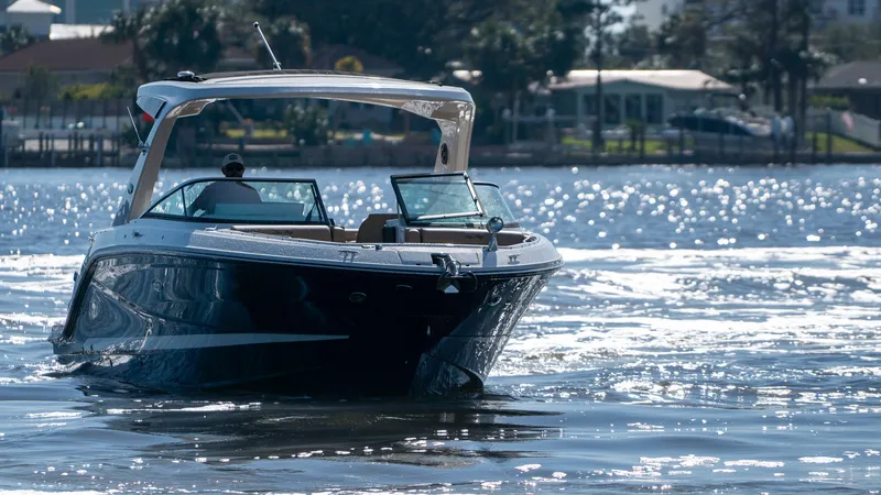 Slide: The Image of Sea Ray SLX 310 Outboard 2027 - 4