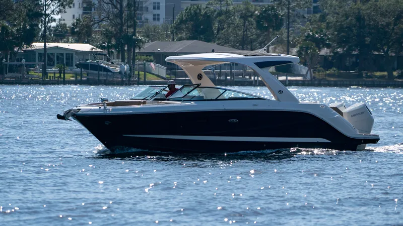 Slide: The Image of Sea Ray SLX 310 Outboard 2027 - 6