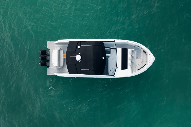 Slide: The Image of Cruisers 50 GLS OB 2027 - 16