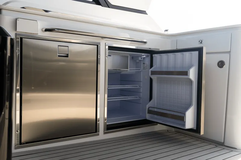 Slide: The Image of Cruisers 50 GLS OB 2027 - 110