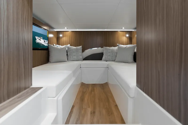 Slide: The Image of Cruisers 50 GLS OB 2027 - 107
