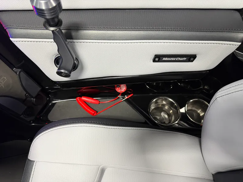 Slide: The Image of Mastercraft PROSTAR 2027 - 21