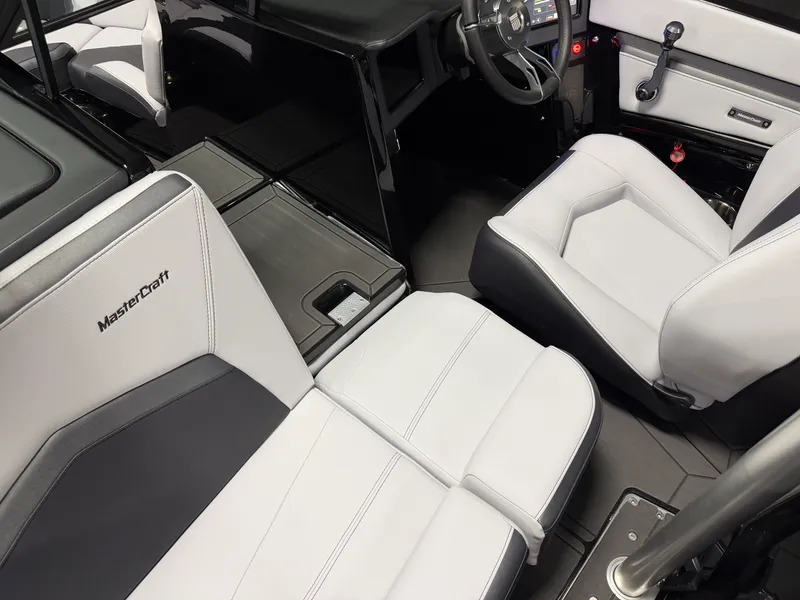 Slide: The Image of Mastercraft PROSTAR 2027 - 19