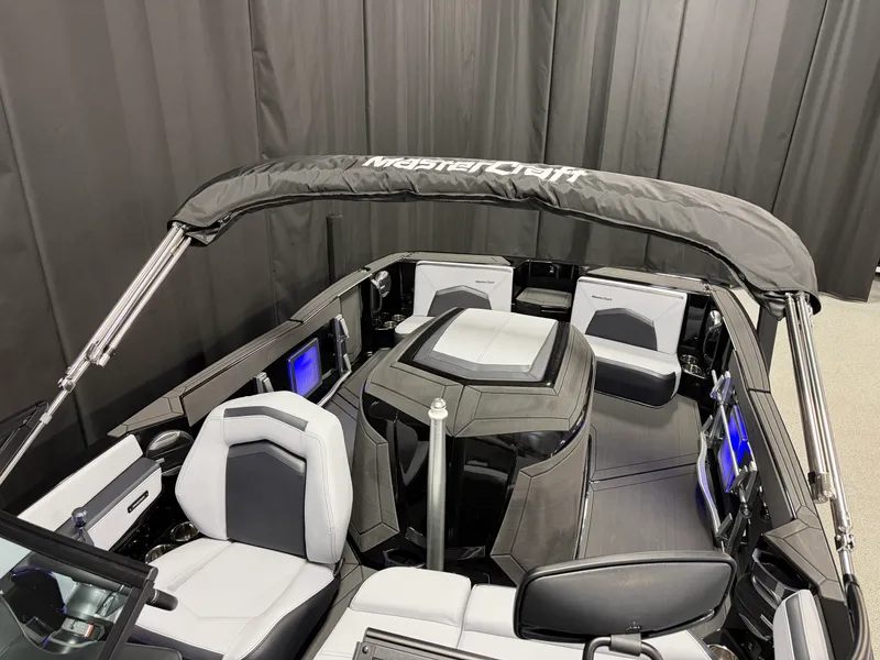 Slide: The Image of Mastercraft PROSTAR 2027 - 32