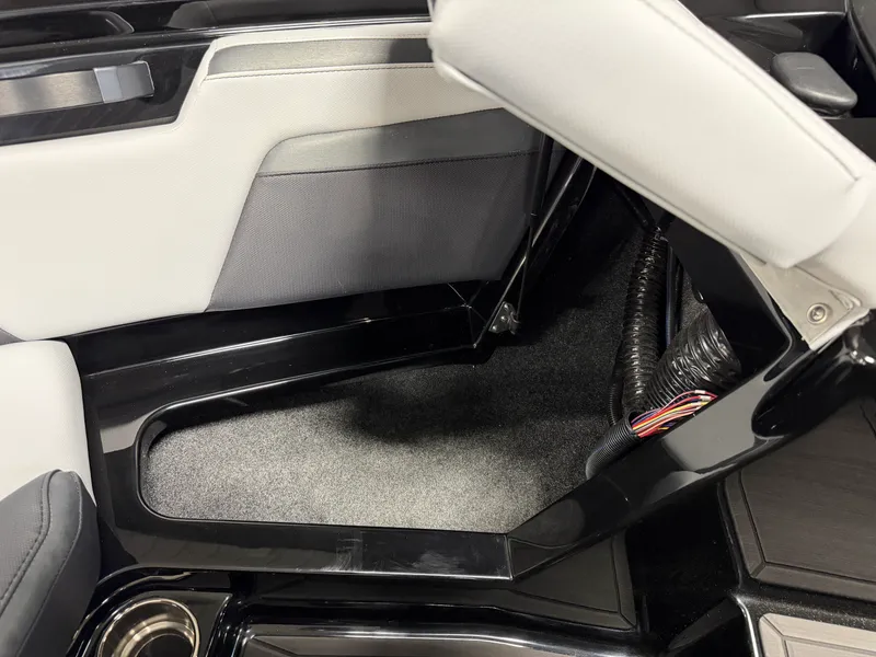 Slide: The Image of Mastercraft PROSTAR 2027 - 30