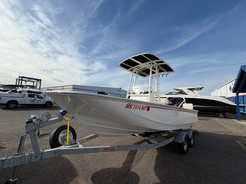 Slide: The Image of Boston Whaler 19 MTK 2026 - 6
