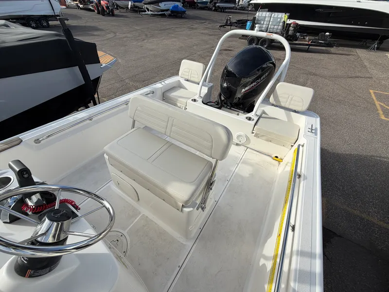 Slide: The Image of Boston Whaler 19 MTK 2026 - 23