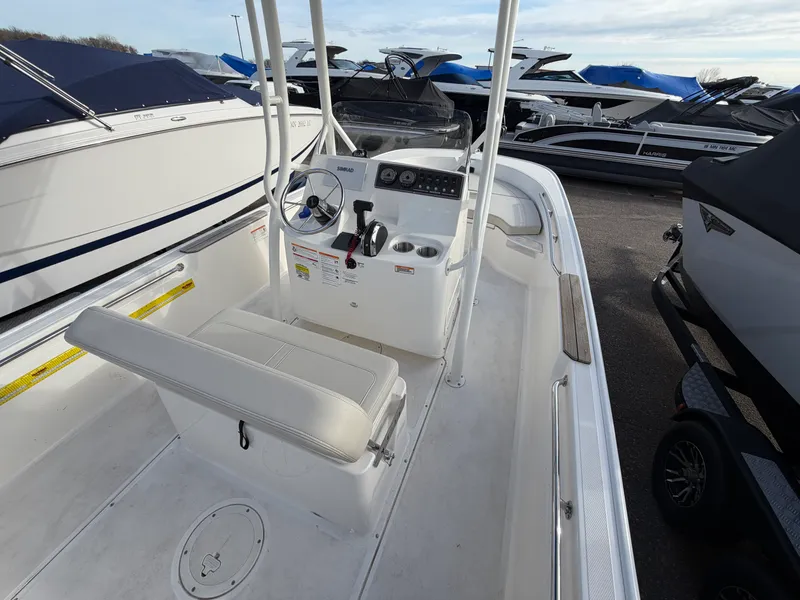 Slide: The Image of Boston Whaler 19 MTK 2026 - 12