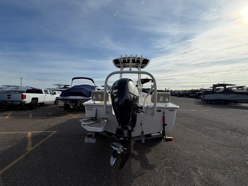 Slide: The Image of Boston Whaler 19 MTK 2026 - 3