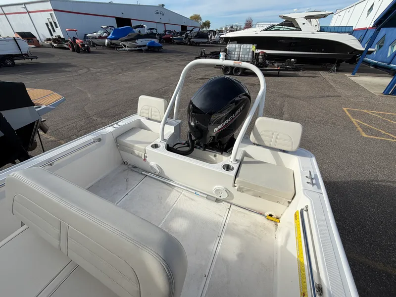 Slide: The Image of Boston Whaler 19 MTK 2026 - 24