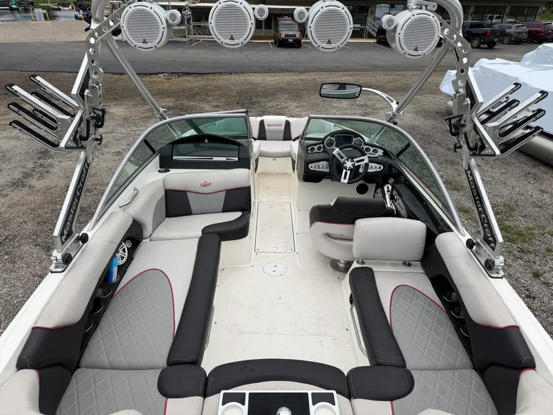 Slide: The Image of Mastercraft X25 2010 - 8