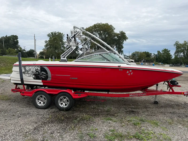 Slide: The Image of Mastercraft X25 2010 - 4