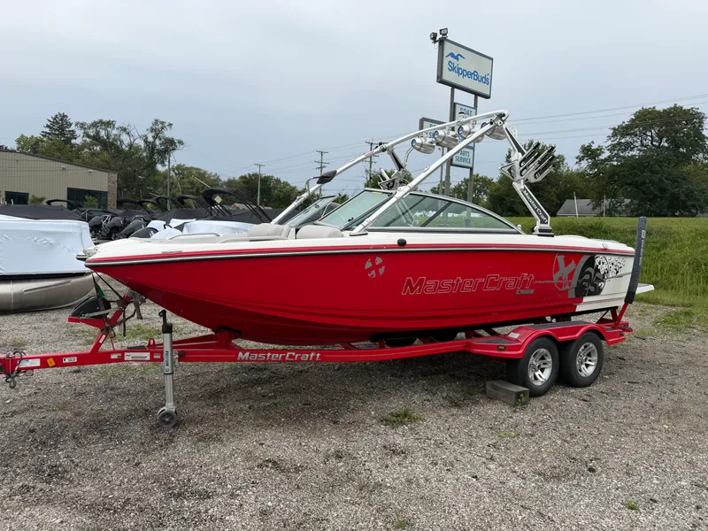 Slide: The Image of Mastercraft X25 2010 - 1
