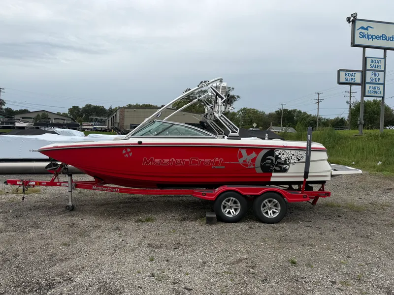 Slide: The Image of Mastercraft X25 2010 - 2