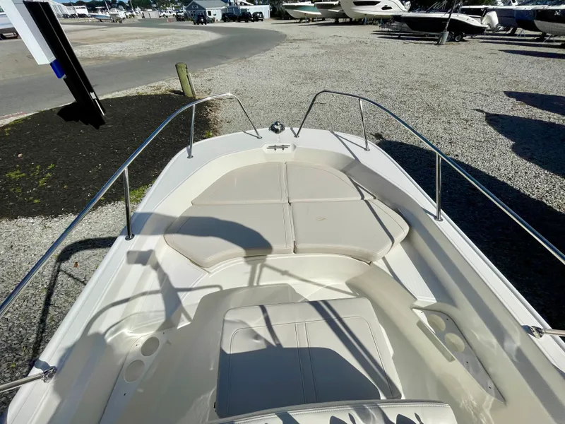 Slide: The Image of Boston Whaler 170 Montauk 2026 - 11