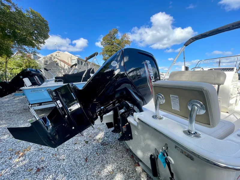 Slide: The Image of Boston Whaler 170 Montauk 2026 - 2
