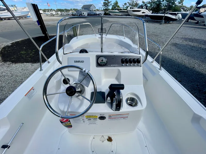 Slide: The Image of Boston Whaler 170 Montauk 2026 - 8