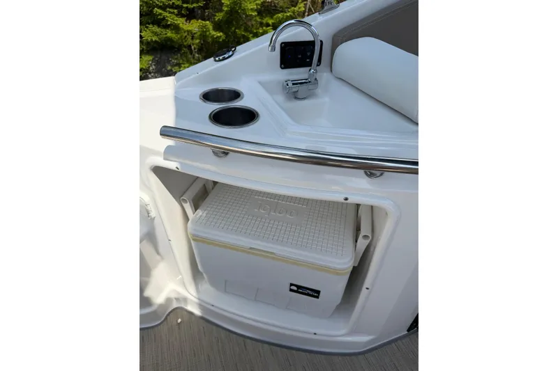 Slide: The Image of Regal 28 Express 2016 - 118