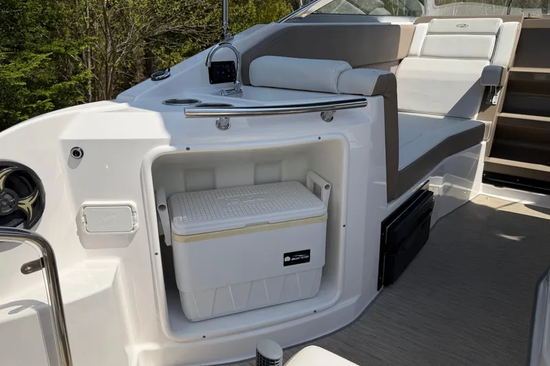 Slide: The Image of Regal 28 Express 2016 - 81