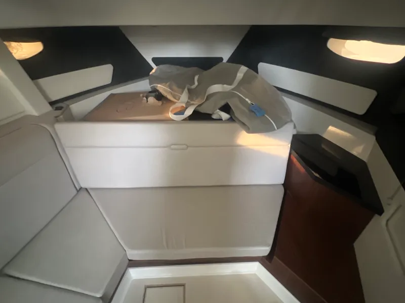 Slide: The Image of Sea Ray Sundancer 370 2026 - 14