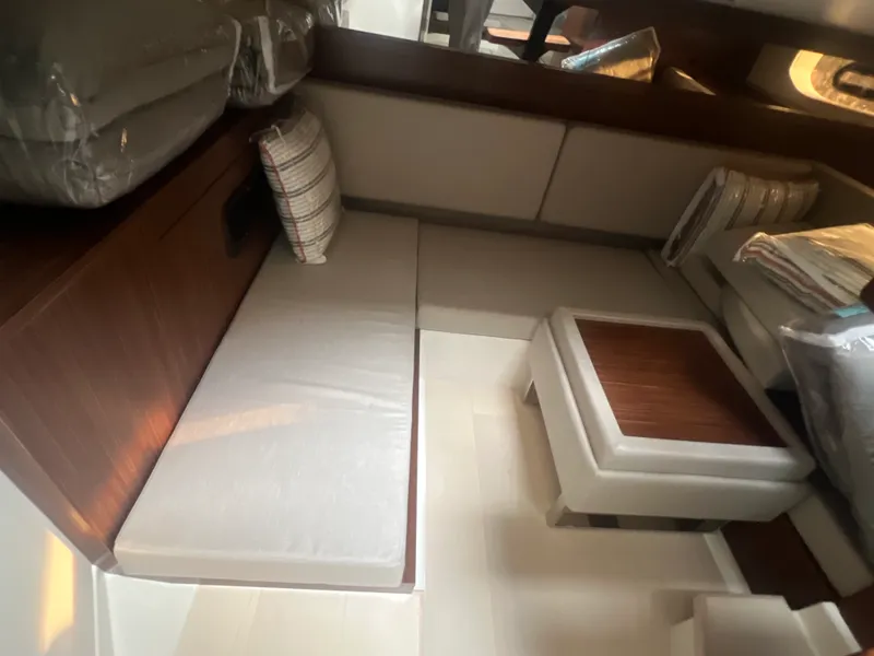 Slide: The Image of Sea Ray Sundancer 370 2026 - 16