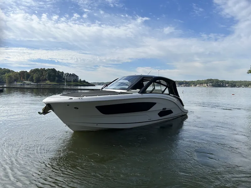 Slide: The Image of Sea Ray Sundancer 370 2026 - 2