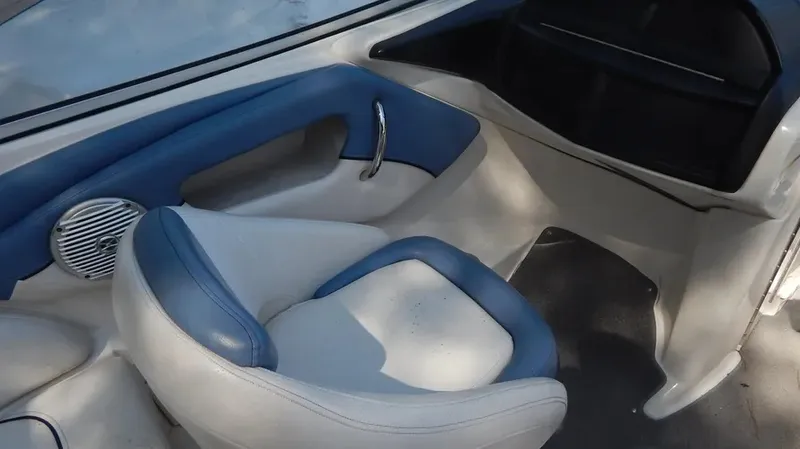Slide: The Image of Bayliner 235 Bowrider 2013 - 14