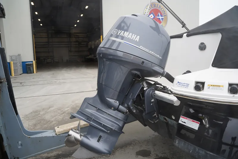 Slide: The Image of Hurricane 2200 Sundeck Sport 2013 - 4