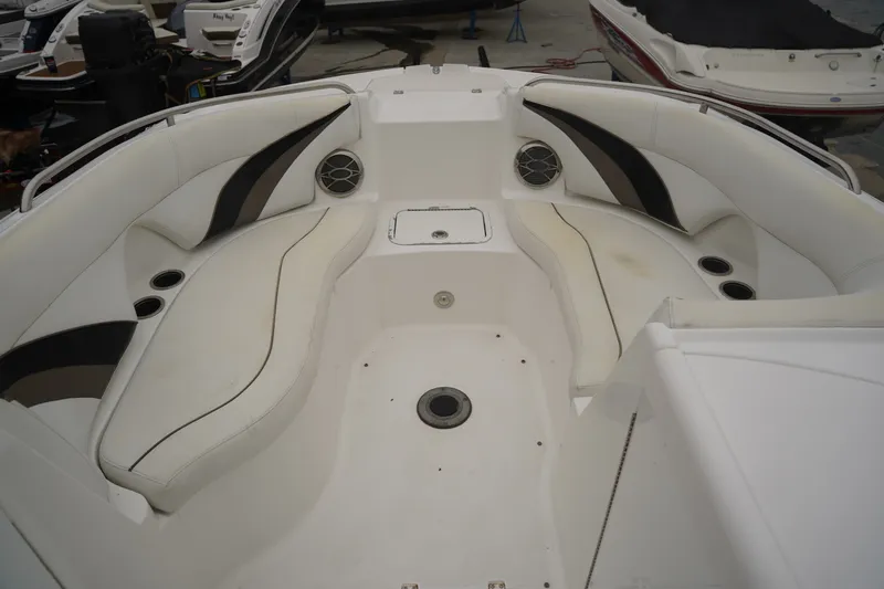 Slide: The Image of Hurricane 2200 Sundeck Sport 2013 - 12