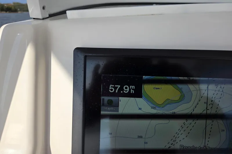 Slide: The Image of Regulator Marine 28 Forward Seating 2015 - 10