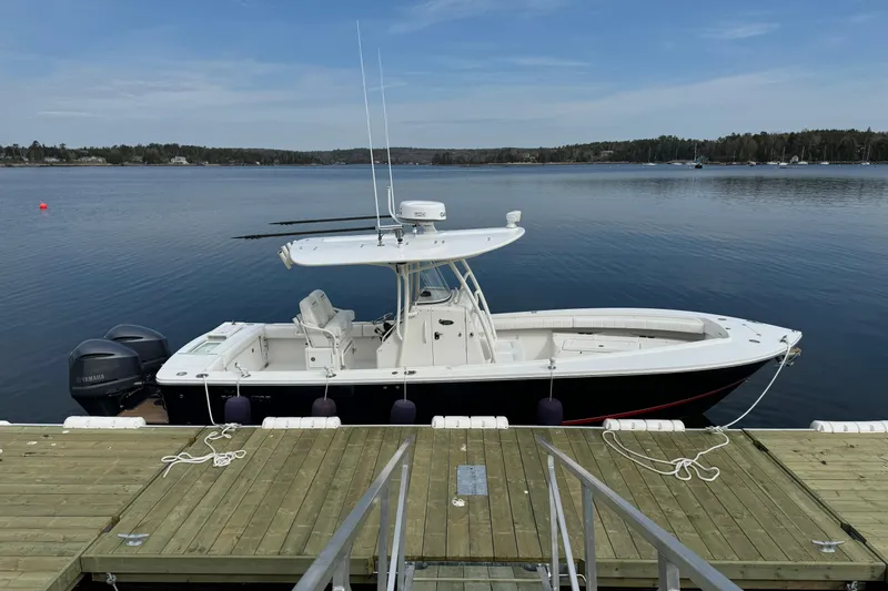 Slide: The Image of Regulator Marine 28 Forward Seating 2015 - 17
