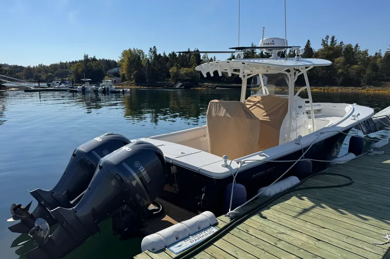 Slide: The Image of Regulator Marine 28 Forward Seating 2015 - 25