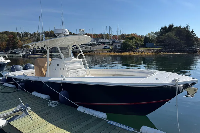 Slide: The Image of Regulator Marine 28 Forward Seating 2015 - 26