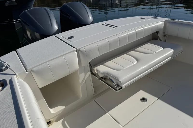 Slide: The Image of Regulator Marine 28 Forward Seating 2015 - 41