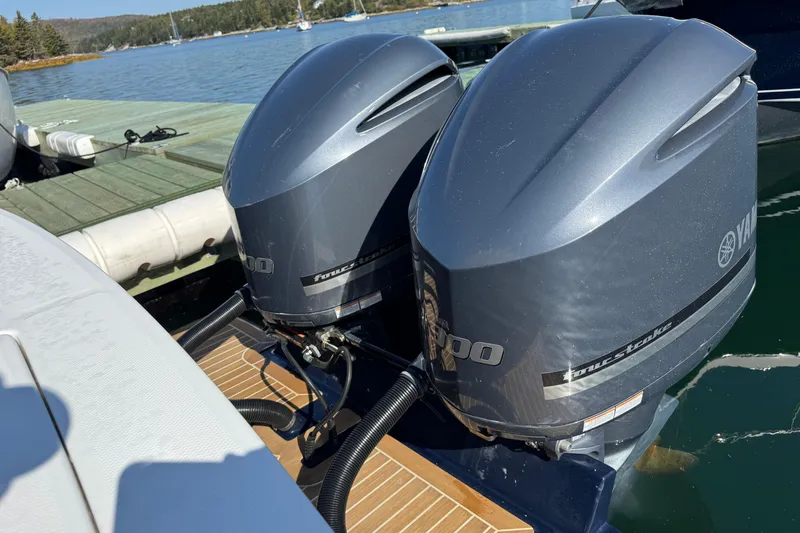 Slide: The Image of Regulator Marine 28 Forward Seating 2015 - 46