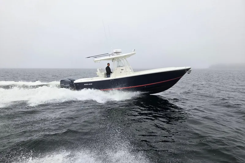 Slide: The Image of Regulator Marine 28 Forward Seating 2015 - 6