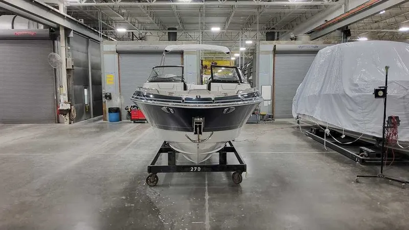 The Image of Formula 270 Bowrider 2025 - 0