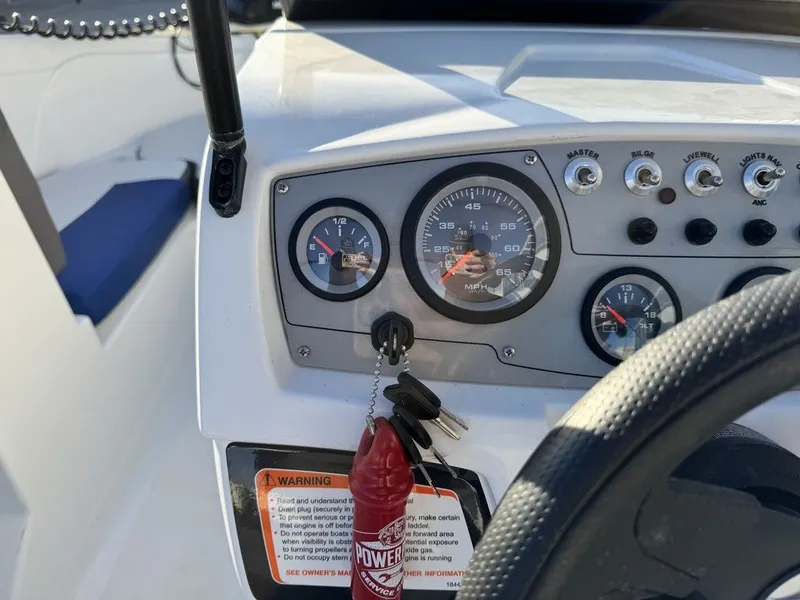 Slide: The Image of Tahoe® 450 TF 2018 - 18