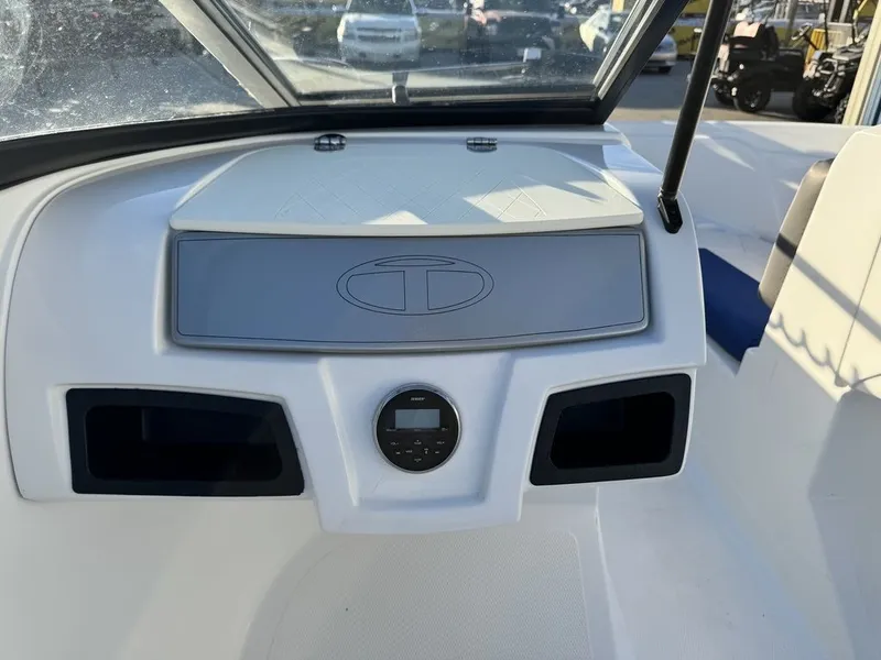 Slide: The Image of Tahoe® 450 TF 2018 - 14