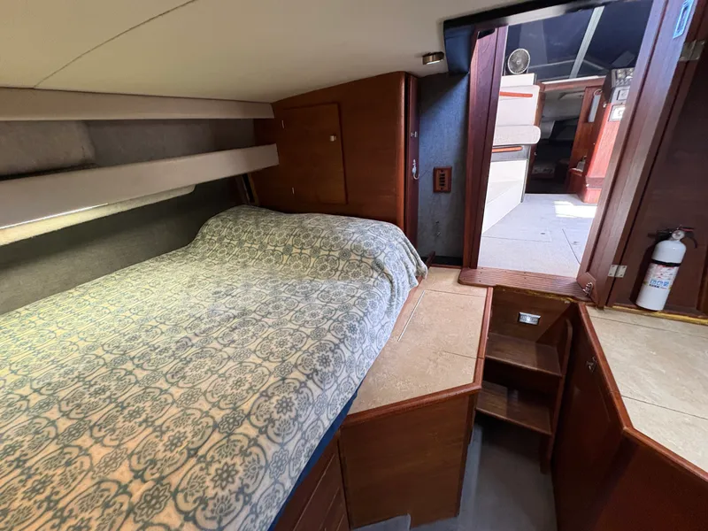 Slide: The Image of Bayliner 3450 TCM 1987 - 27