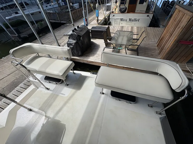 Slide: The Image of Bayliner 3450 TCM 1987 - 32