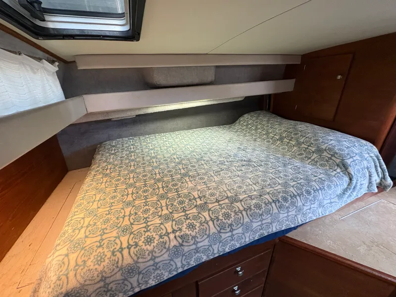 Slide: The Image of Bayliner 3450 TCM 1987 - 26