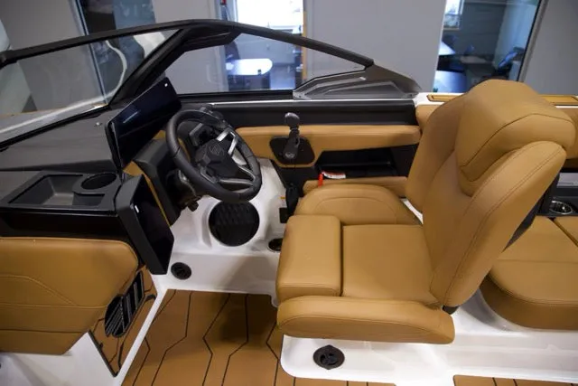Slide: The Image of Malibu 23 MXZ 2026 - 14