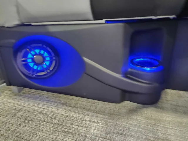 Slide: The Image of Avalon 2385 25 Catalina VRB 2026 - 11
